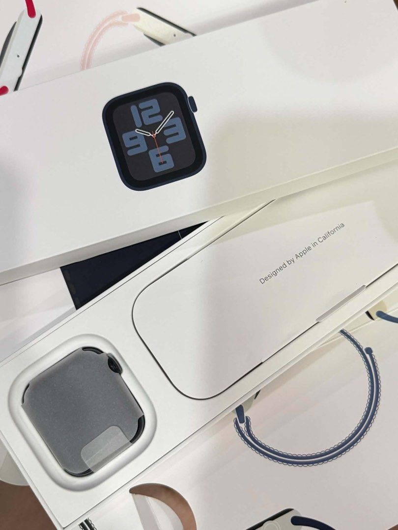 APPLE Watch SE 2nd Gen! (Category: Wearables & Smart Watches) located in Manila. Submitted by lovelyheart813 (Listing ID 1468427786, Image 2). Description: apple watch se 2nd gen 44mm BH 86% SUPER KUNAT PA NO ISSUES PICK UP OR MEET UP QC or CAVITE.