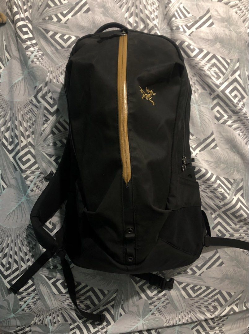 Arc'teryx Arrow 22 L Backpack (Category: Backpacks) located in Dumaguete. Submitted by raysthrift (Listing ID 1468447761, Image 1). Description: ✅Arc'teryx Arrow 22L backpack 9.8/10 color rate Excellent condition Issue see kast pic minimal issue only.