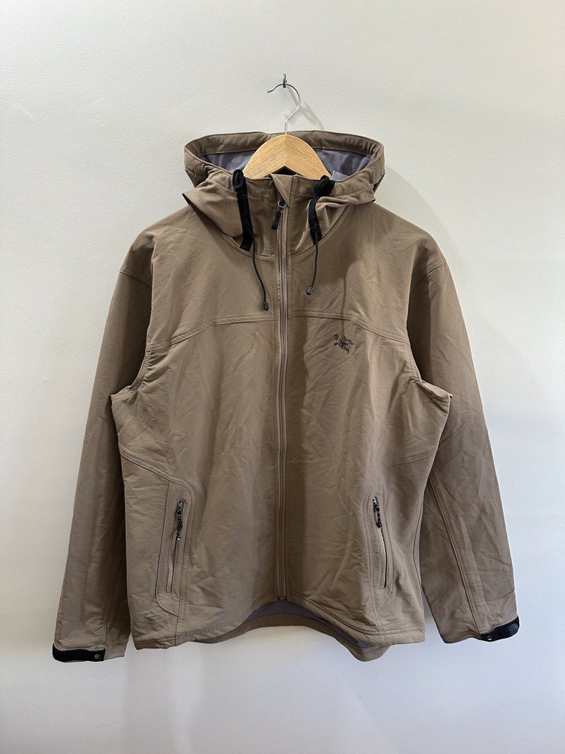Arc’teryx Softshell Jacket (Category: Coats, Jackets and Outerwear) located in Baguio. Submitted by .daryl (Listing ID 1468339783, Image 1). Description: 23 width 27 front, 29 back length Water repellent .