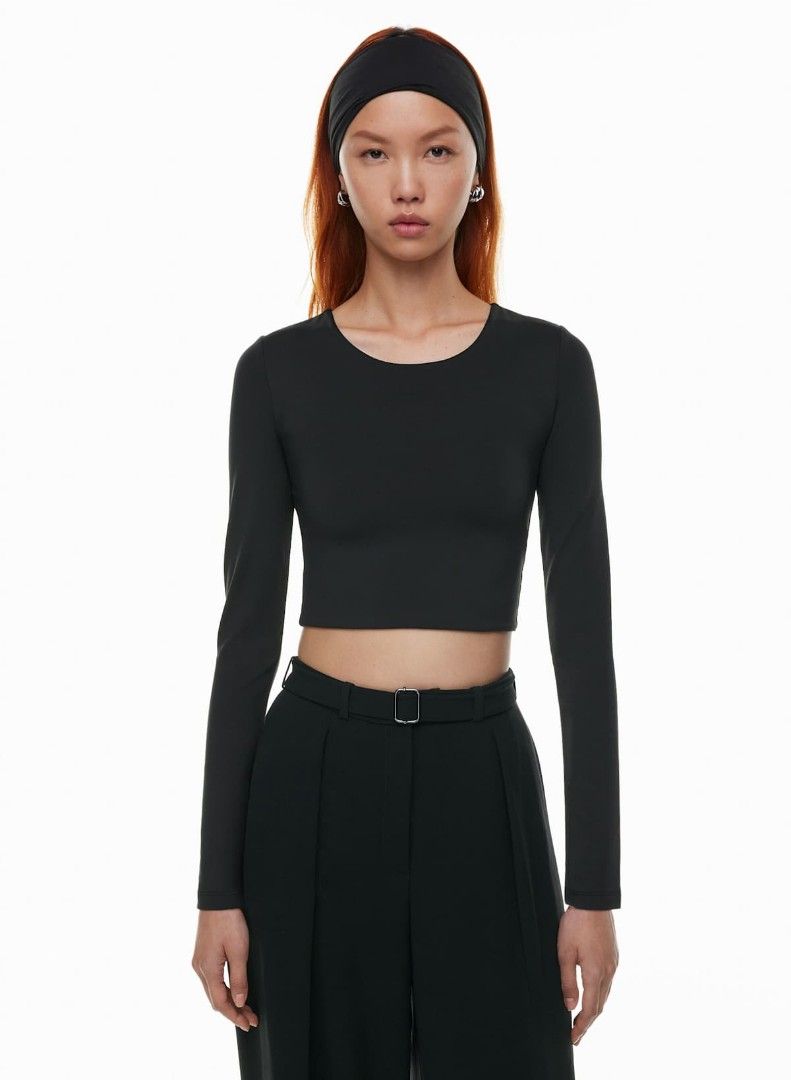 ARITZIA BABATON CONTOUR CREW CROPPED LONGSLEEVE (Category: Longsleeves) located in San Pedro. Submitted by cyanide.slug.cat (Listing ID 1468406048, Image 1). Description: s-m 29-36" bust 15.5" length.