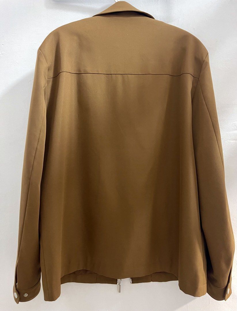 Arrow Executive Jacket (Brown) (Category: Coats, Jackets and Outerwear) located in Santa Rosa. Submitted by odepangilinan (Listing ID 1468361741, Image 2). Description: Bought 2026 at Landmark Makati Slightly used only for business meetings No issue and in Perfect condition 10/10.