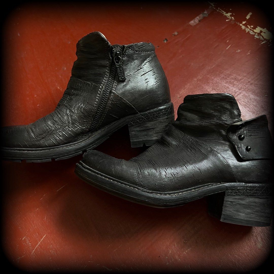 A.S98 - studded boots (Category: Boots) located in Lucena. Submitted by netnyahyo (Listing ID 1468440363, Image 2). Description: A.S98 size 37 .