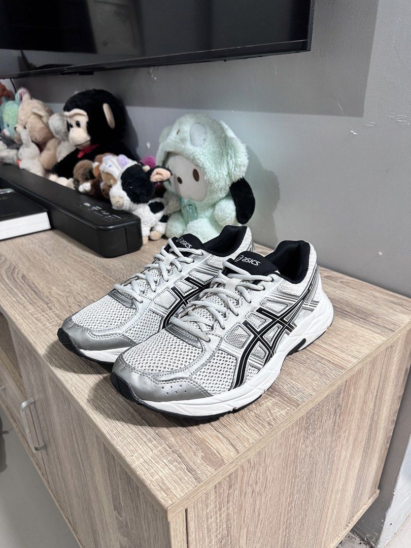 Asics Gel Contend 4 (Category: Casual Shoes) located in Manila. Submitted by nilodanzcuadra (Listing ID 1468326255, Image 1). Description: 9.5 mens Like new Loc: north caloocan.
