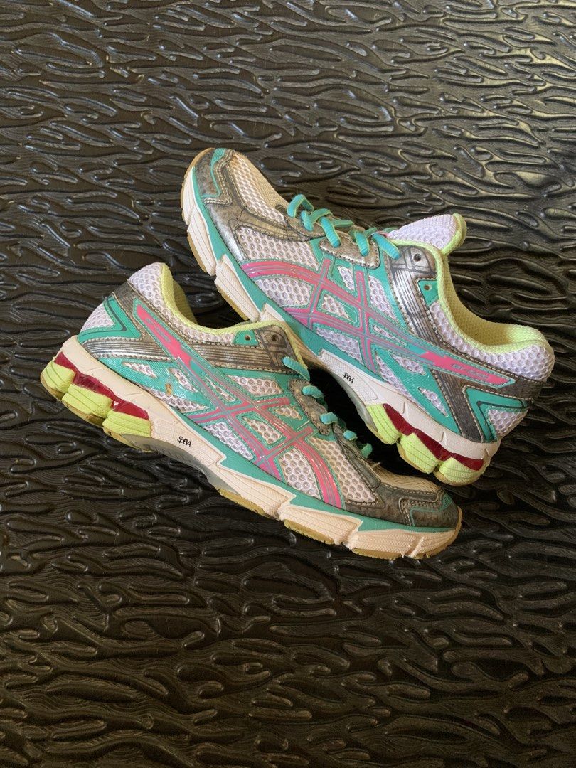 asics gt - 1000 (Category: Sneakers) located in Manila. Submitted by _blessmeo (Listing ID 1468374344, Image 2). Description: acis GT-1000 us 7 / 38 eu / 24 cm womens foot cracking sa part na parang plastic, diko alam tawag (minor) looks good to wear! dm for more inquiries!.