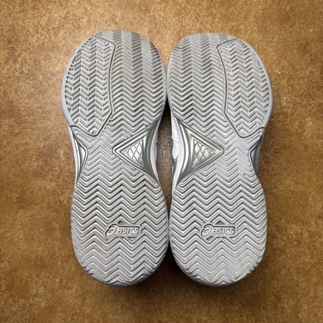 ASICS PADEL GEL PRO 5 (Category: Sneakers) located in Panabo. Submitted by shoerarefinds (Listing ID 1468304224, Image 2). Description: ÁŚÌÇS ĞÈŁ- PÂĎÈL PŘO 5 SIZE: CM 24 / EURO 38 / US 7 EXCELLENT CONDITION LOCATION: PANABO CITY, DAVAO DEL NORTE, 8105 2000 FREESHIPPING.