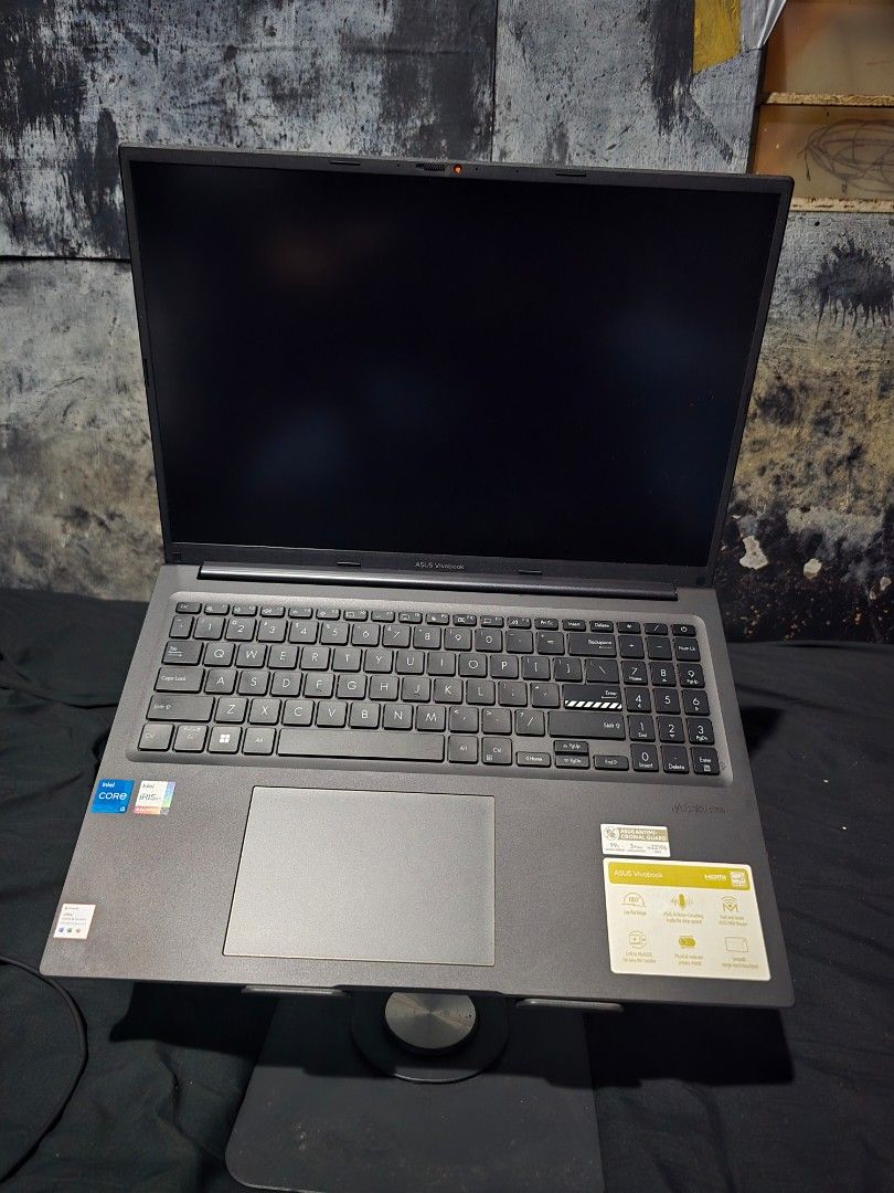 ASUS Vivobook Intel Core i5 12th Laptop (Category: Laptops & Notebooks) located in Cavite. Submitted by s_o.l (Listing ID 1468295449, Image 3). Description: - Brand: ASUS Vivobook - Color: Sleek black with prominent li - Processor: Intel Core i5 with integrated graphics - OS: Windows - Usability: Full-size keyboard with numeric keypad and large trackpad - Display: Decent screen size ideal for work and daily tasks - Condition: Ready for a new owne