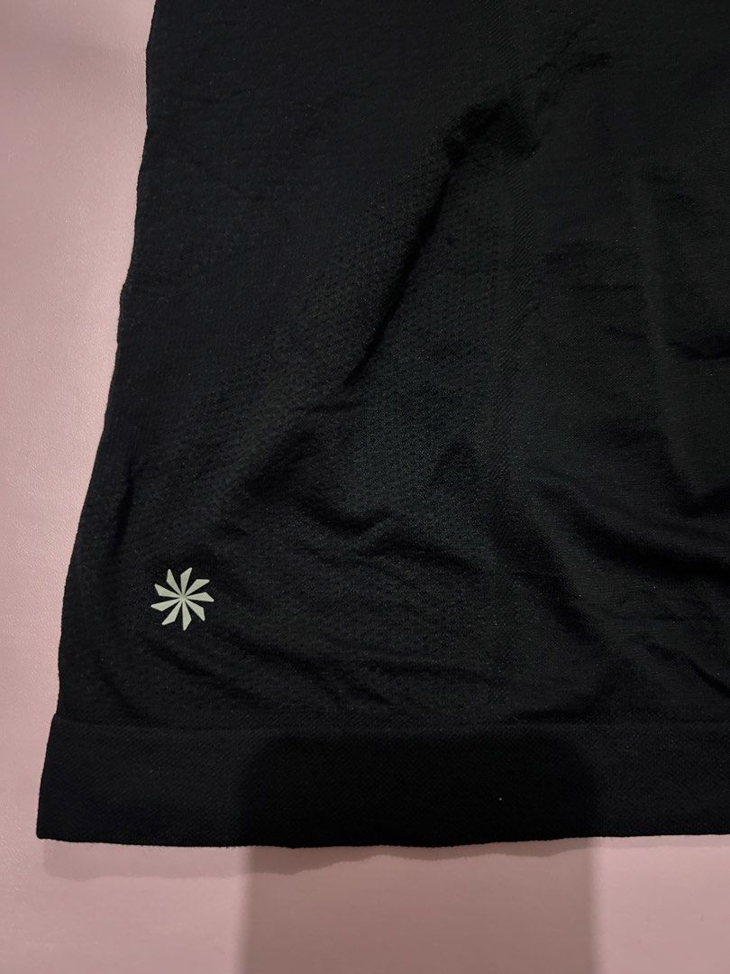 Athleta Active Top (Category: Activewear) located in Manila. Submitted by chen_clybelles (Listing ID 1468398496, Image 3). Description: .
