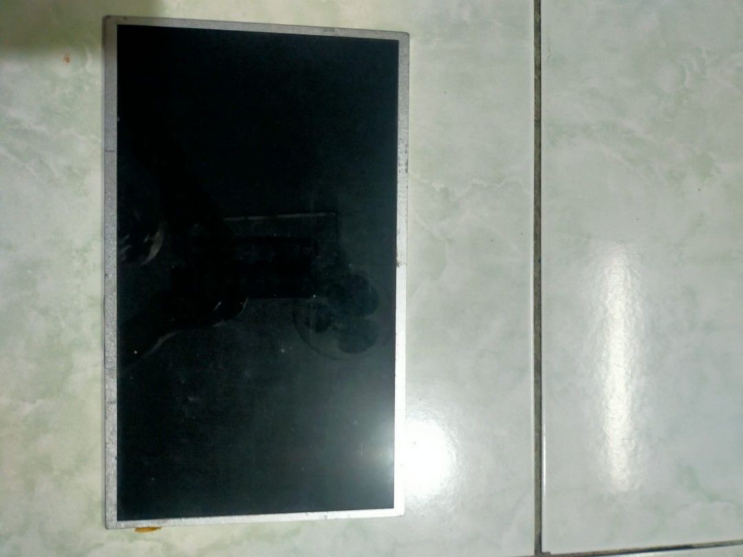 AU Optronics B140XW01 V.8 14-inch Laptop LCD Screen (Category: Laptops & Notebooks) located in Pasig City. Submitted by phgigapro (Listing ID 1468333113, Image 3). Description: 40 pins -Brand: AU Optronics - Model: B140XW01 V.8 (Mfg: Dec 2014) - Size: Standard 14-inch display panel replacement - Inclusions: Control board and connector ribbons attached - Condition: used but working, no issue - Perfect for DIY laptop repairs and screen replacements