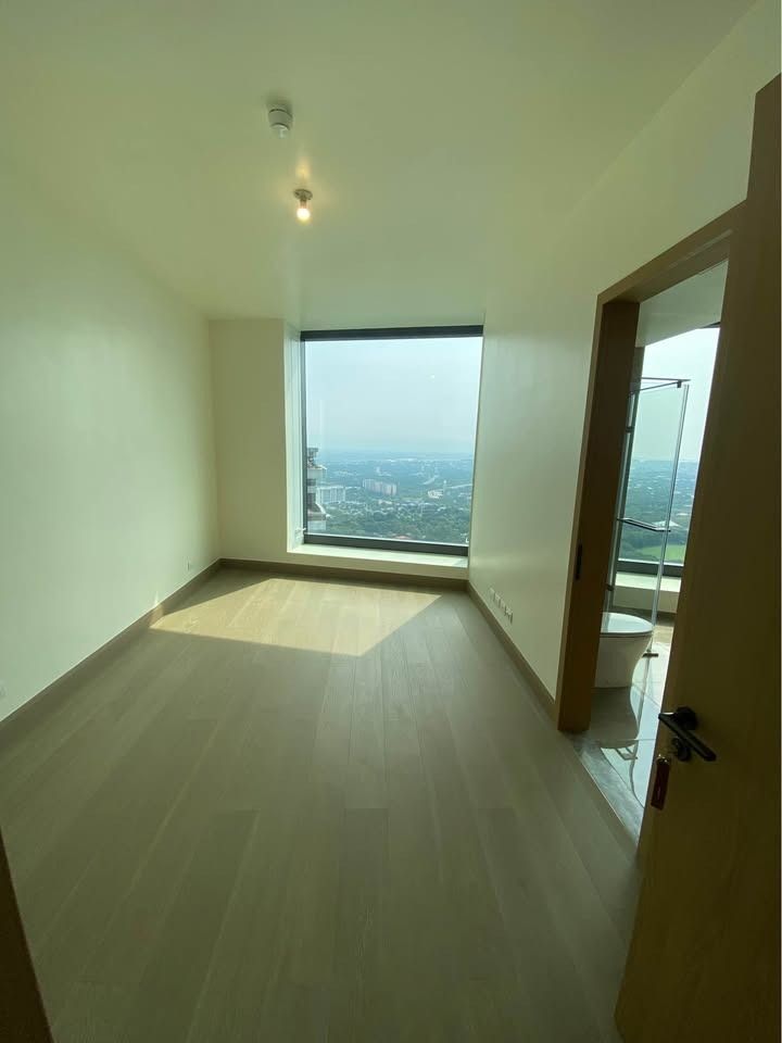 Aurelia Residences for RENT (Category: Apartments & Condos) located in Makati City. Submitted by lemontreerealestateinc. (Listing ID 1468311168, Image 2). Description: FOR RENT Aurelia Residences Bonifacio Global City, Taguig Unfurnished 3-bedroom condominium unit for rent at Aurelia Residences with a 279.83 sqm floor area and 2 parking slots. This Unfurnished condo in BGC offers a comfortable and convenient lifestyle in a prime location near off