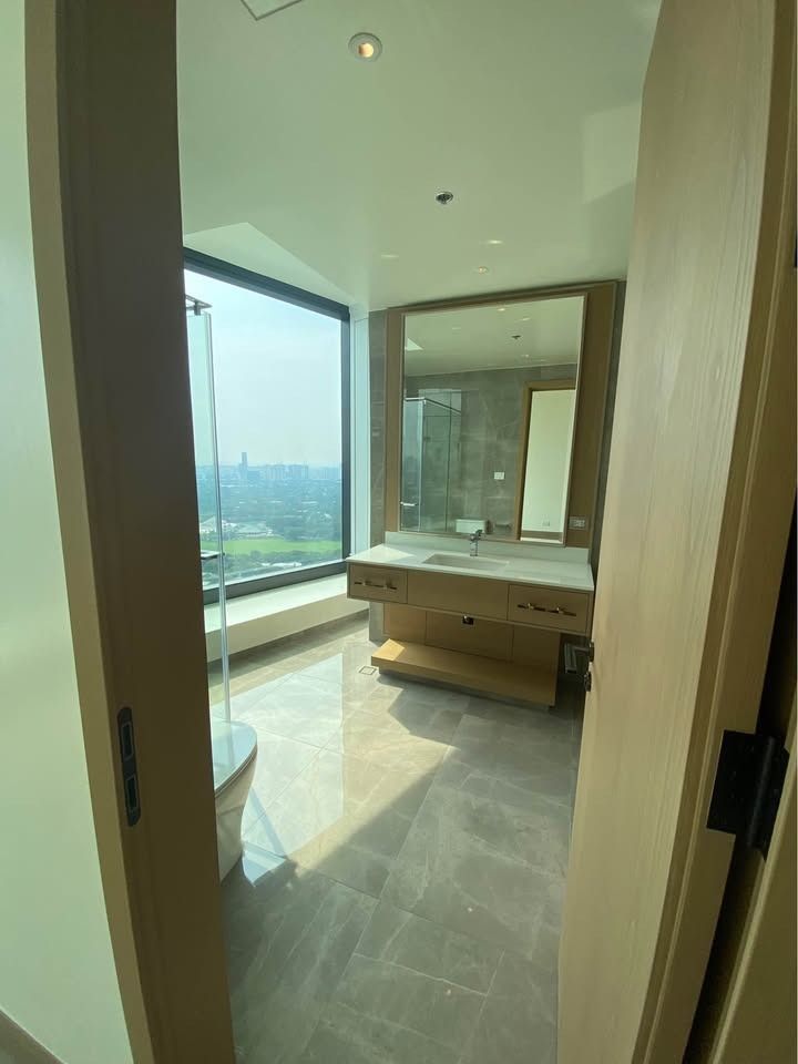 Aurelia Residences for RENT (Category: Apartments & Condos) located in Makati City. Submitted by lemontreerealestateinc. (Listing ID 1468311168, Image 3). Description: FOR RENT Aurelia Residences Bonifacio Global City, Taguig Unfurnished 3-bedroom condominium unit for rent at Aurelia Residences with a 279.83 sqm floor area and 2 parking slots. This Unfurnished condo in BGC offers a comfortable and convenient lifestyle in a prime location near off