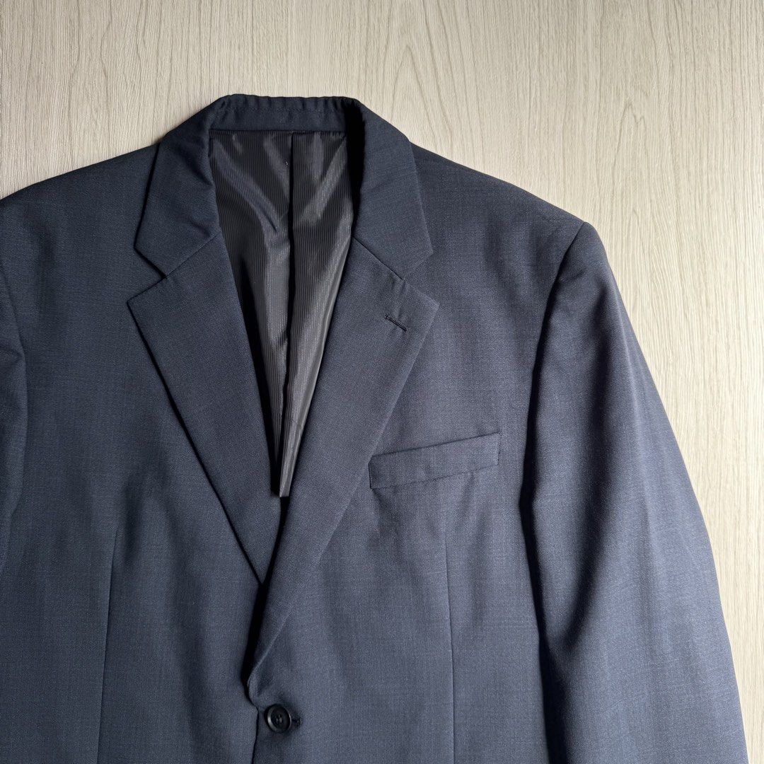 Austin Reed Wool blend single-breasted blazer (Category: Coats, Jackets and Outerwear) located in Zamboanga. Submitted by rustic.rev (Listing ID 1468385077, Image 2). Description: Austin Reed Wool blend single-breasted blazer In excellent condition Fits M Measurements: Pit to pit: 21” Length: 30” Shoulder: 18” Sleeves length: 24”.