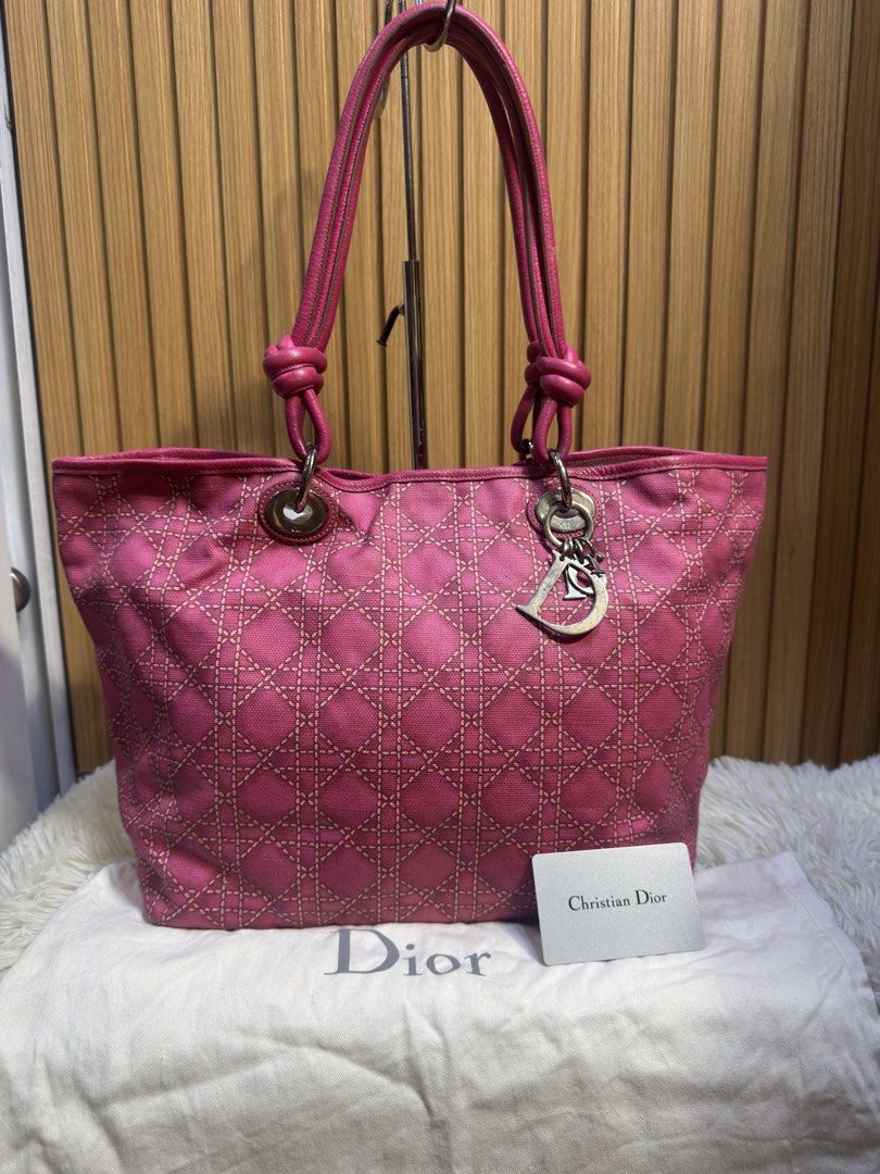 Auth Dior tote bag (Category: Luxury Bags & Wallets) located in Baguio. Submitted by starbagz (Listing ID 1468288834, Image 1). Description: .