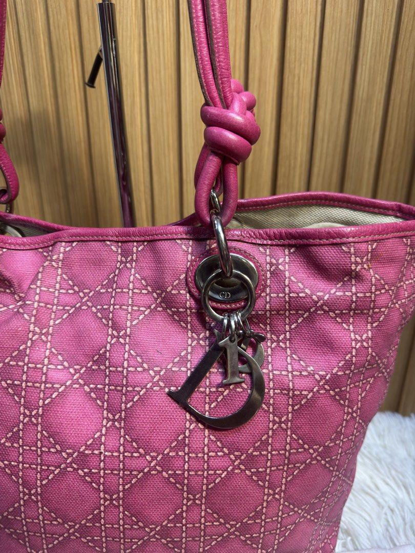 Auth Dior tote bag (Category: Luxury Bags & Wallets) located in Baguio. Submitted by starbagz (Listing ID 1468288834, Image 3). Description: .