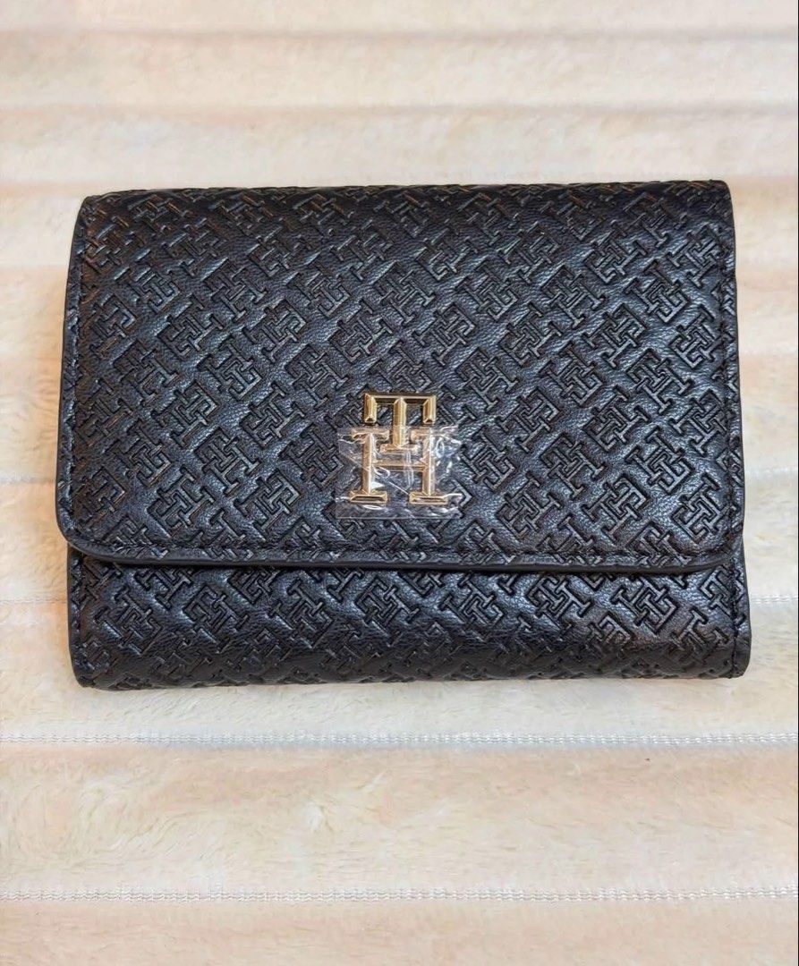 Auth TH short wallet (Category: Wallets & Card holders) located in Cebu City. Submitted by shopnsave2015 (Listing ID 1468296760, Image 1). Description: .
