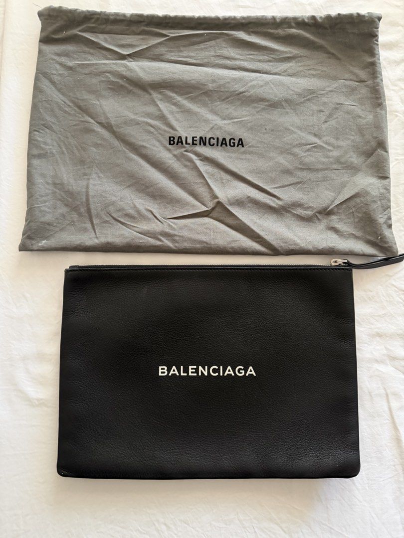 Authentic Balenciaga Large Clutch (Category: Belt bags, Clutches and Pouches) located in Muntinlupa City. Submitted by hoarderqueen92 (Listing ID 1468429454, Image 1). Description: 💯 authentic Bought from Japan With dustbag.