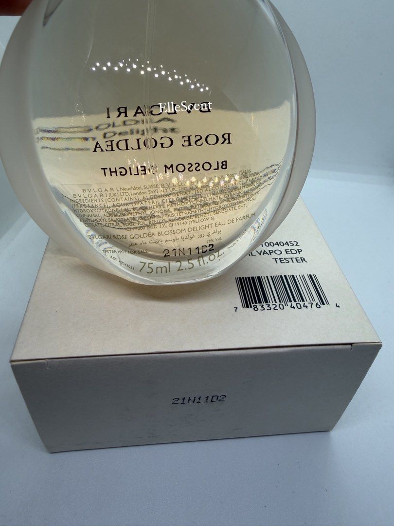 Authentic Bvlgari Rose Goldea 75ml Tester (Category: Fragrance & Deodorants) located in Mandaluyong City. Submitted by elle_scent (Listing ID 1468461245, Image 2). Description: A beautiful, feminine floral fragrance featuring fresh rose petals, delicate white flowers and soft musk. It opens with a fresh, slightly fruity and green aroma, followed by a romantic rose heart and a clean, musky finish. A feminine and elegant fragrance from BVLGARI! ✨ F