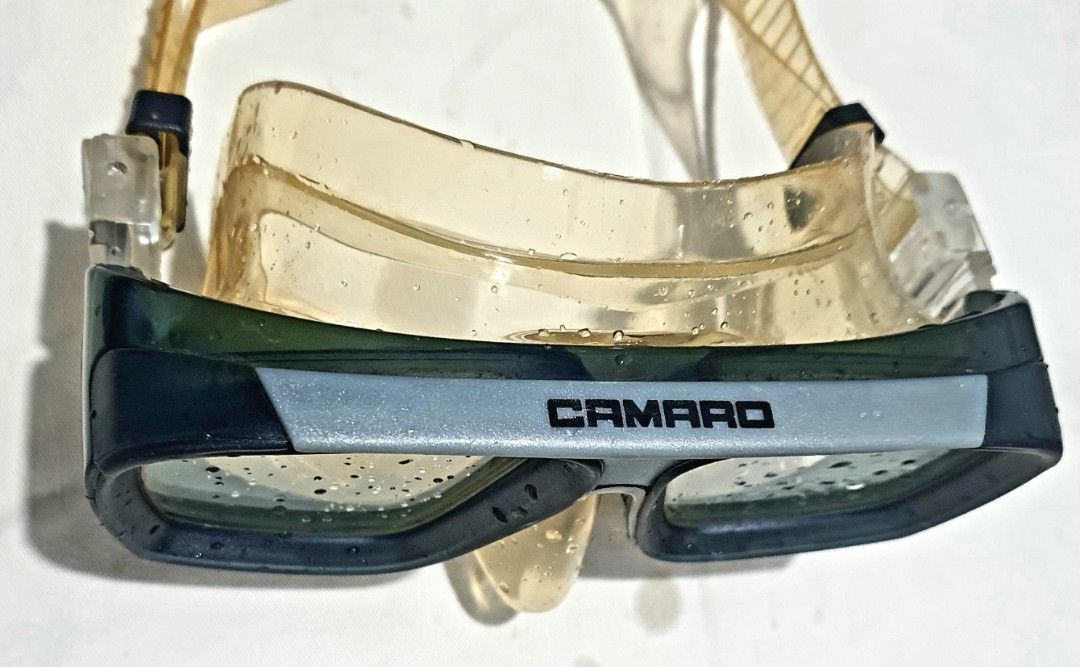 Authentic Camaro Scuba Diving Mask (Pre-loved / Surplus) (Category: Water Sports) located in Castillejos. Submitted by hornets0000 (Listing ID 1468372293, Image 1). Description: P400 Lang. Brand: Camaro (Austrian Watersports Brand) • Lens: Tempered Glass (Malinaw at ligtas gamitin sa ilalim ng tubig) • Type: Dual-lens design na may nose pocket para sa madaling equalization. • Condition: Pre-loved / Used. May natural na paninilaw (yellowing) sa cl