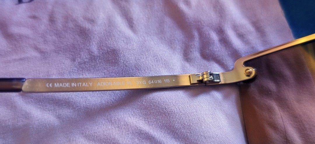 Authentic Christian Dior adiorable sunglass (Category: Women's Watches) located in Quezon City. Submitted by alyna214 (Listing ID 1468339641, Image 2). Description: Makinis po authentic Christian Dior adiorable sunglass nabile ko po ito sa japan perfect po ito sa mainit na panahon pang protekta sa Mata sosyal PA. .