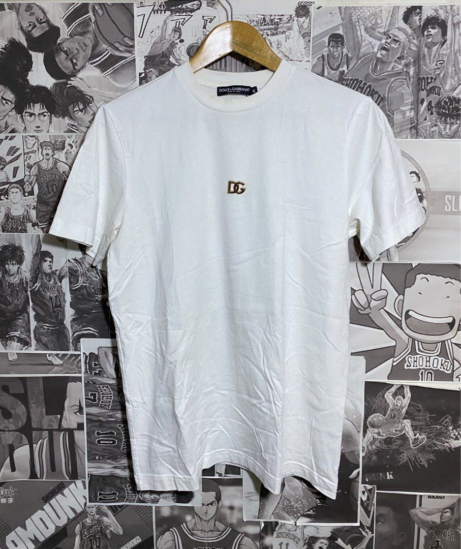 AUTHENTIC DOLCE & GABBANA CREW NECK EMBLEM WHITE SHIRT (Category: Luxury Apparel) located in Polomolok. Submitted by safethrift2.0 (Listing ID 1468292824, Image 1). Description: AUTHENTIC DOLCE & GABBANA CREW NECK EMBLEM WHITE SHIRT WELL USED ISSUE LAST PIC x PINHOLE CUT WASH TAGS 9|10 COLOR RATE NEED WASH 21 WIDTH 27 LENGTH MEDIUM - LARGE.