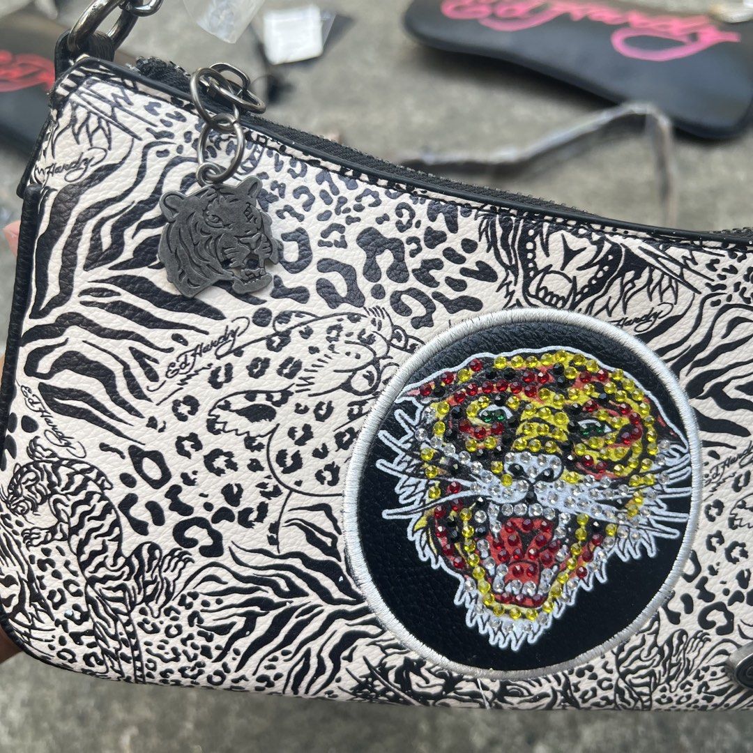 Authentic Ed Hardy Animal Print (Category: Luxury Bags & Wallets) located in Caloocan City. Submitted by urbanpouch (Listing ID 1468369768, Image 3). Description: j&t or lalamove.