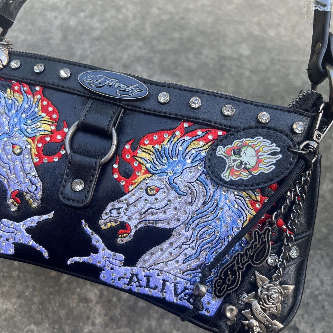 Authentic Ed Hardy “dead or alive” Twin Horse (Category: Luxury Bags & Wallets) located in Caloocan City. Submitted by urbanpouch (Listing ID 1468367673, Image 2). Description: Brandnew complete tags .