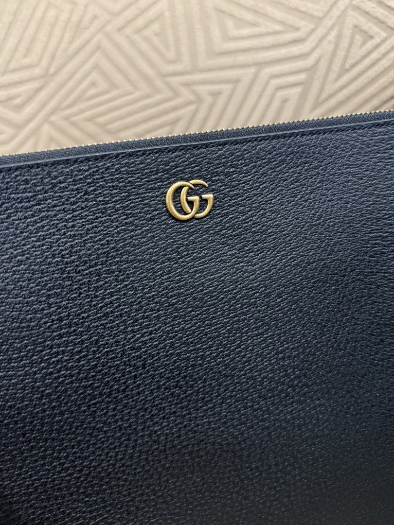 Authentic Gucci Marmont Clutch (Category: Belt bags, Clutches and Pouches) located in Manila. Submitted by reg08 (Listing ID 1468285686, Image 3). Description: .
