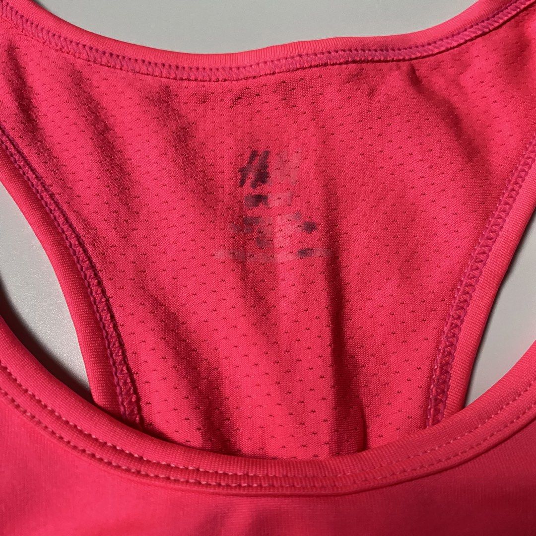 [AUTHENTIC] H&M Active Sports Bra (XS-S) (Category: Activewear) located in Midsayap. Submitted by someones_attic (Listing ID 1467230342, Image 3). Description: ⤿size: XS (fits XS-S) ⤿non-padded ▹note: faded logo due to storage 💯 guaranteed authentic from Qatar cargo box 🇶🇦.