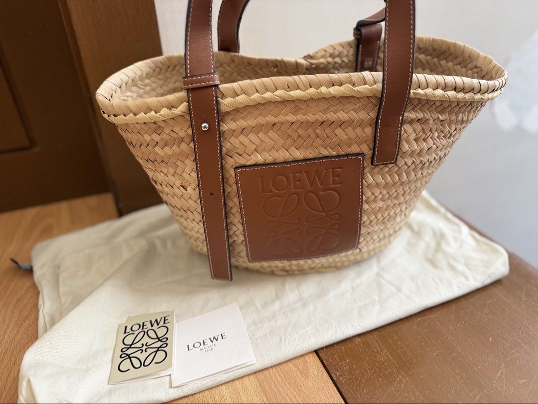 Authentic Loewe Basket Bag (Category: Luxury Bags & Wallets) located in Davao. Submitted by hoardshopdavao (Listing ID 1468286080, Image 1). Description: Authentic with dustbag and cards only Pasabuy from HK No flaws.