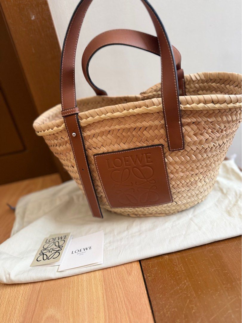 Authentic Loewe Basket Bag (Category: Luxury Bags & Wallets) located in Davao. Submitted by hoardshopdavao (Listing ID 1468286080, Image 2). Description: Authentic with dustbag and cards only Pasabuy from HK No flaws.