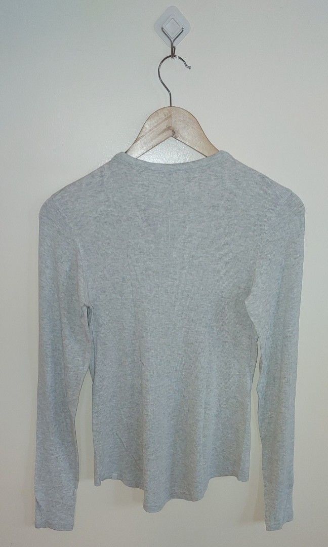 💯Authentic Lululemon Hold Tight Long🫰 (Category: Activewear) located in Pozorrubio. Submitted by infinite_grind_0.1 (Listing ID 1468377311, Image 3). Description: 💯Authentic Lululemon Hold Tight Long🫰 P750.00 👌Legitimacy Guaranteed 👍Excellent condition 📐Flat measurement: Pit to pit: 15 Length: 23 #LululemonPH #LululemonWomen #HoldTightLongSleeve #ActivewearPH #OotdPH #PrelovedLululemon #LegitCheckPH #GymWearPH #BrandedUkayPH #MarketplacePH