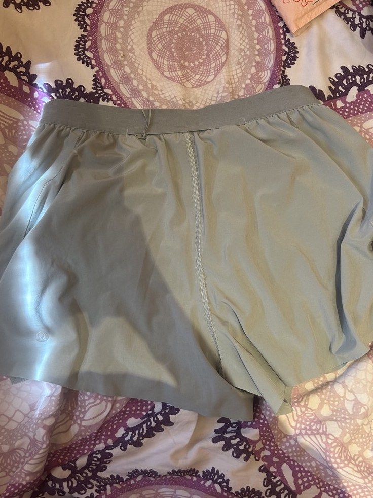 Authentic Lululemon shorts (Category: Shorts) located in Manila. Submitted by coquettecosette (Listing ID 1468320141, Image 3). Description: lululemon activewear ♡ authentic, size 6 the perfect green lululemon shorts 🌴💚.