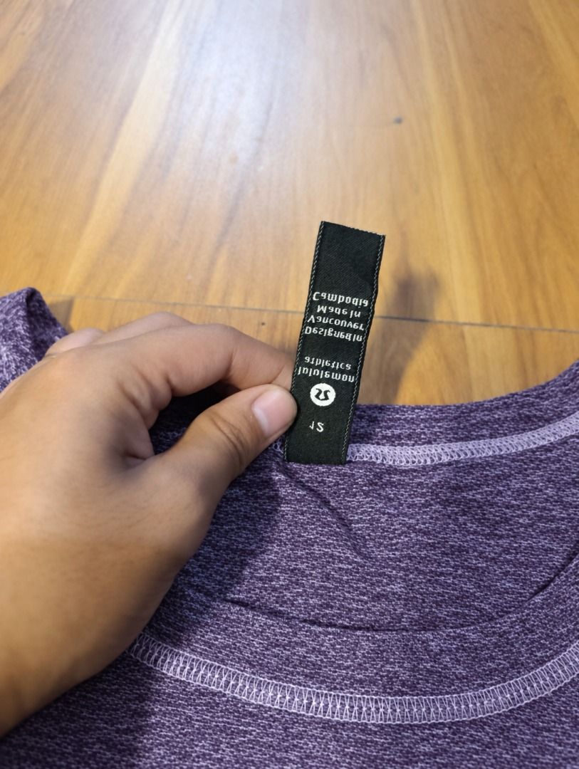 Authentic Lululemon Swiftly Tech Short-Sleeve (Category: Shirts) located in Bulacan. Submitted by koritooo (Listing ID 1468365417, Image 3). Description: Authentic Lululemon Swiftly Tech Short-Sleeve Good as new no issue Complete tags/ Wash tags Size 12 Dimensions: 20 Width 28 Length Color rate: 10/10.