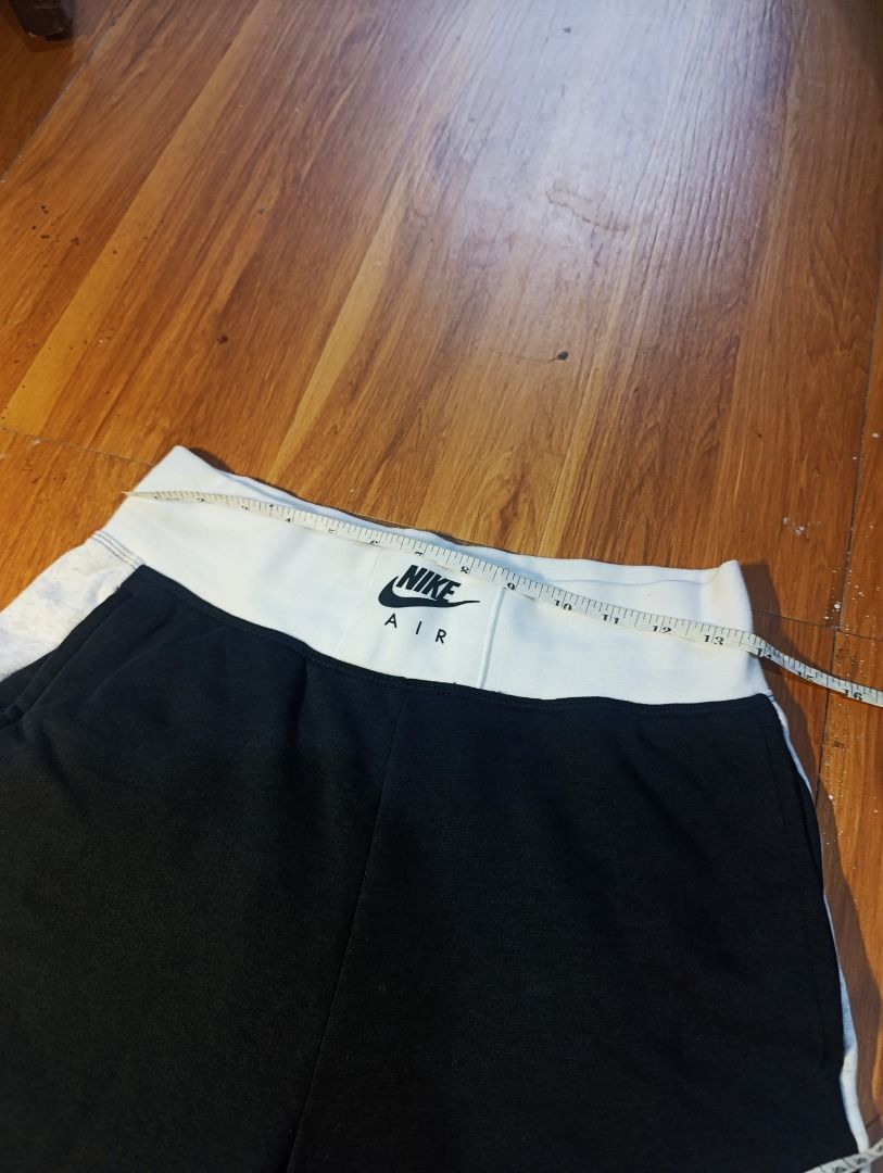 Authentic Nike Air BB Fleece Jogger (Category: Other Bottoms) located in Bulacan. Submitted by koritoo (Listing ID 1468366129, Image 3). Description: Authentic Nike Air BB Fleece Jogger Good as new no issue Complete tags/ Wash tags Size S Dimensions: 28-32 Width 37.5 Length Color rate: 10/10.