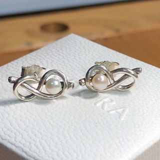 (Category: ) located in . Submitted by daintyjewels (Listing ID 1468324434, Image 1). Description: .