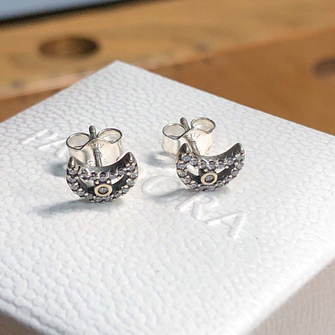 Authentic Pandora Sparkling Moon Stud Earrings (Category: Earrings) located in Manila. Submitted by daintyjewels (Listing ID 1468324244, Image 1). Description: .