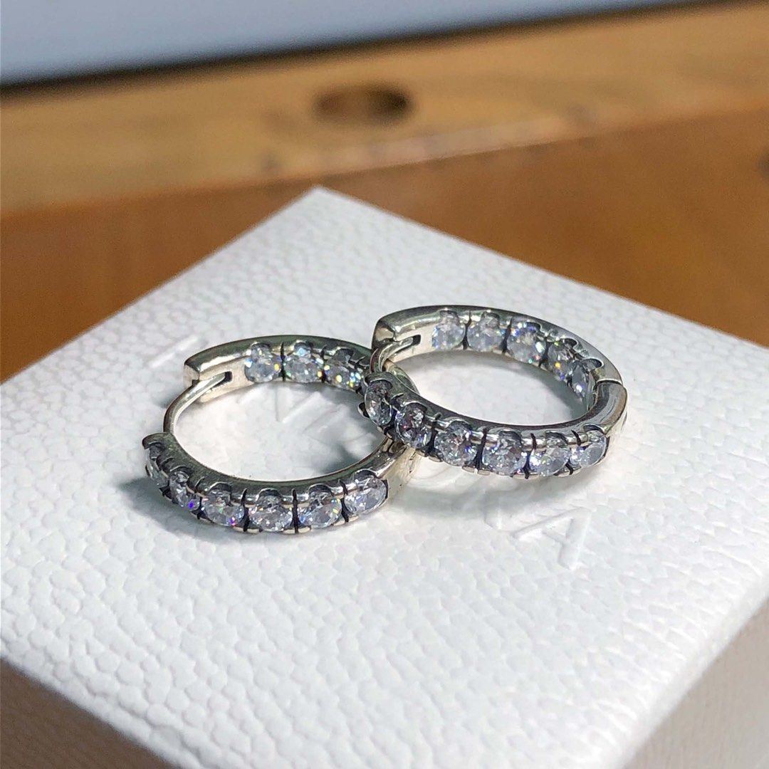 Authentic Pandora Timeless Hoop Earrings (Category: Earrings) located in Manila. Submitted by daintyjewels (Listing ID 1468309090, Image 1). Description: .