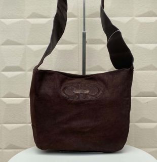 (Category: ) located in . Submitted by authentic_bag96 (Listing ID 1467658603, Image 1). Description: .
