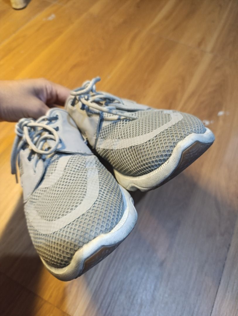 Authentic Sperry Top-Sider Men's 7 Seas 3-Eye Sneaker (Category: Sneakers) located in Bulacan. Submitted by koritooo (Listing ID 1468361161, Image 3). Description: Authentic Sperry Top-Sider Men's 7 Seas 3-Eye Sneaker Good as new no issues Size US 7.5 UK 6.5 EU 40 25.5 CM.