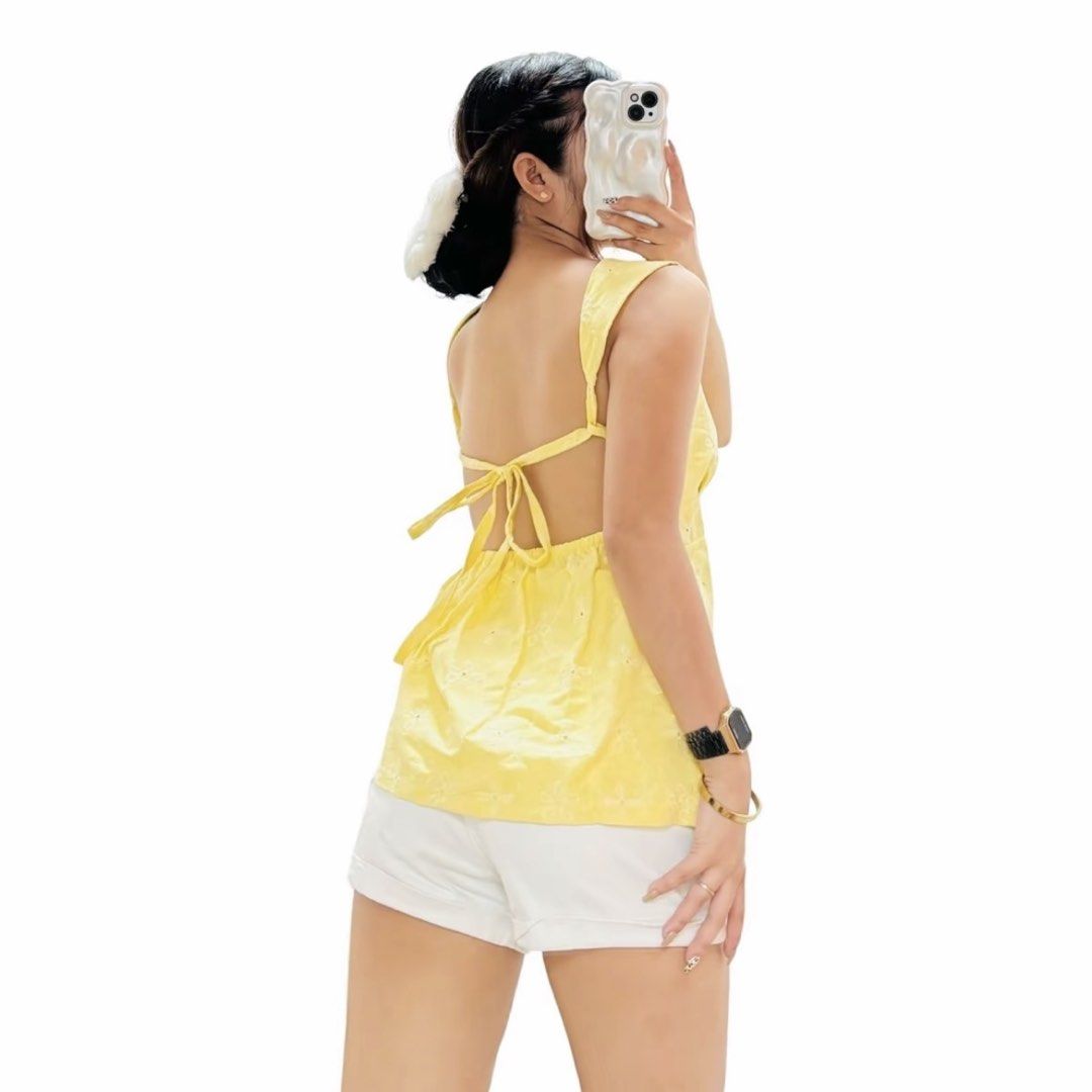 Backless Squareneck Top (Category: Sleeveless) located in Manila. Submitted by jade_preloved19 (Listing ID 1468294719, Image 3). Description: Free size can fit up to semi XL.