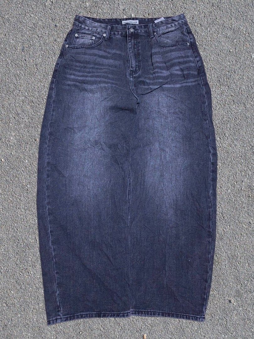 Baggy jeans (Category: Jeans) located in Kadingilan. Submitted by wamport_thrifting (Listing ID 1468355514, Image 1). Description: Dimes: 34x42 HEM 11 No issue.