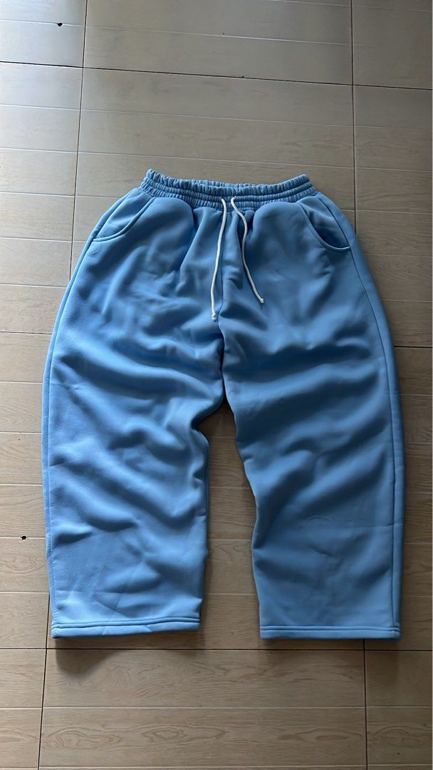 Baggy Sweatpants (Category: Sleep and Loungewear) located in Santa Rosa. Submitted by dailyjane (Listing ID 1468463788, Image 1). Description: Xl on Tag Baggy pants Bnew 41-42 length.