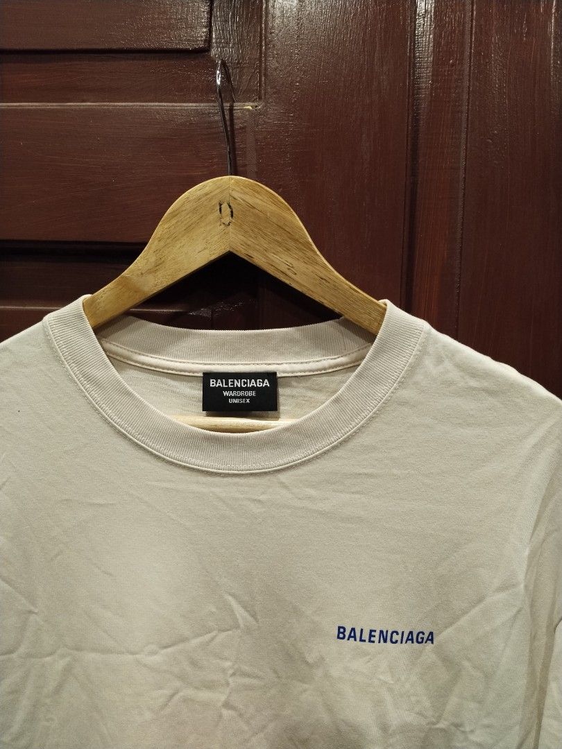 Balenciaga (Category: Announcements) located in Caloocan City. Submitted by lux.05 (Listing ID 1468377012, Image 3). Description: Balenciagaaas Excellent condition No issue Large best fit Solid over all DM📥.