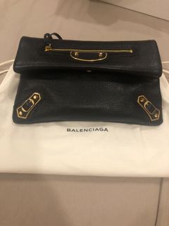 (Category: ) located in . Submitted by ivytan_lovebags (Listing ID 1468420397, Image 1). Description: .
