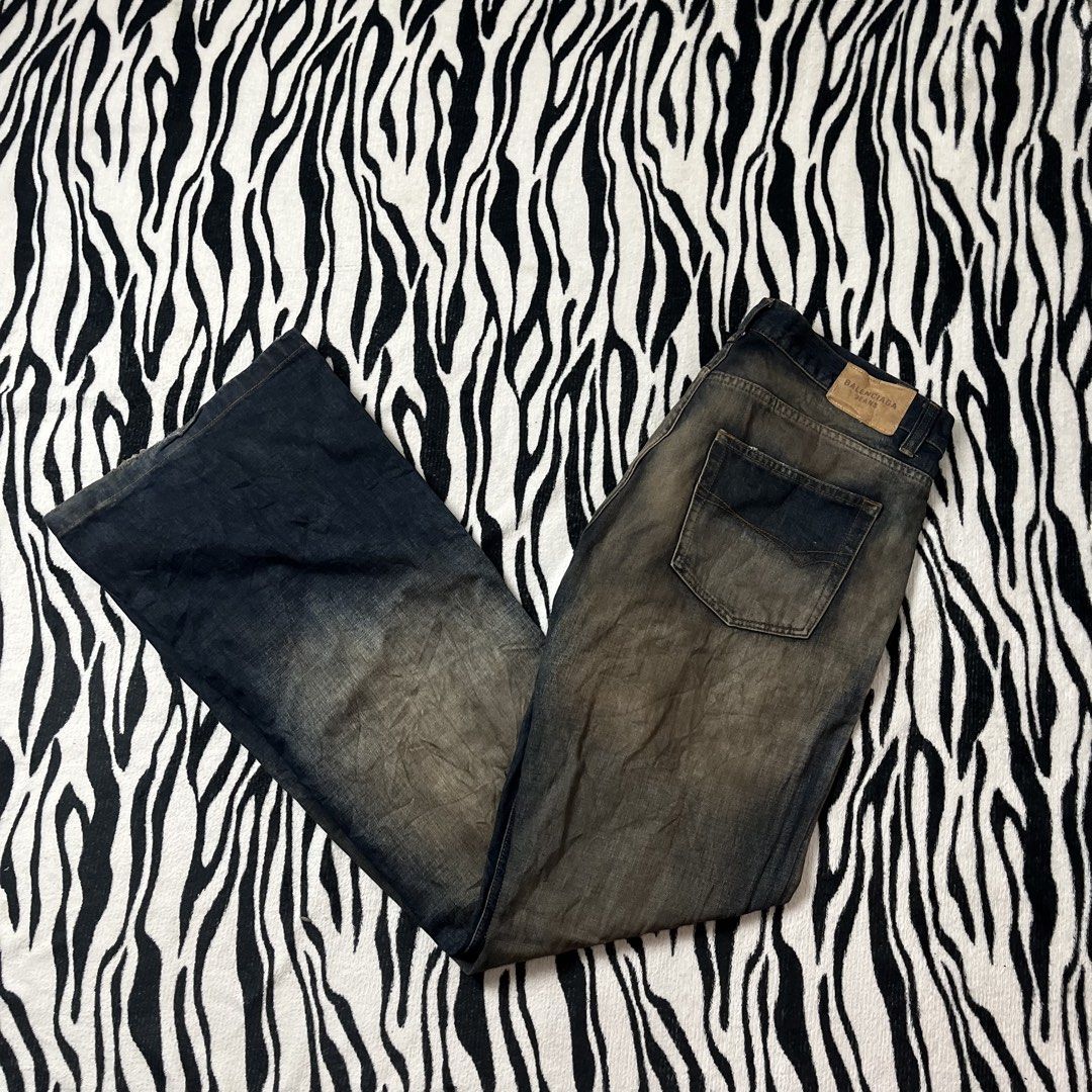 Balenciaga denim jeans (Category: Luxury Apparel) located in Manila. Submitted by royaldripmanila (Listing ID 1468362389, Image 1). Description: No issue W34 L45.5 Hem 11.