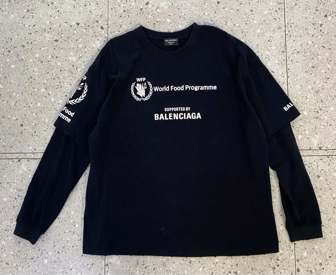 BALENCIAGA LONGSLEEVES (Category: Luxury Apparel) located in Baguio. Submitted by lairdegawd_06 (Listing ID 1468460894, Image 1). Description: Dimes-27x31 Excellent condition 10/10 color rate No flaw Complete tags Check photos for more details.