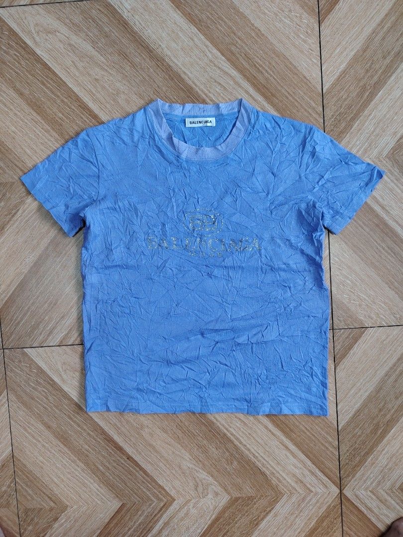 BALENCIAGA SHIRT (Category: Shirts) located in Marikina City. Submitted by kingdrel (Listing ID 1468291926, Image 1). Description: BALENCIAGA W 17.5 L 21.5 VERYGOOD CONDITION NO ISSUE COLORATE 9.5-10.