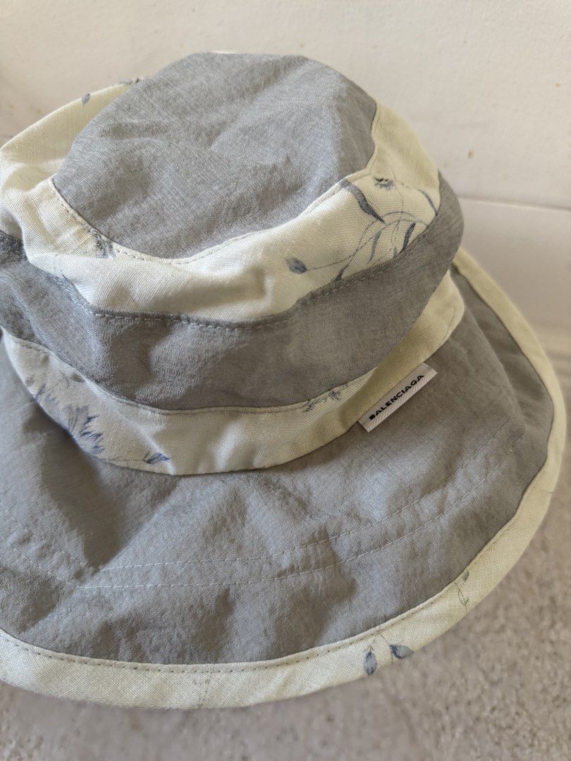 Balenciaga sun hat (Category: Hats & Beanies) located in Paranaque City. Submitted by closetanghelita (Listing ID 1468338429, Image 2). Description: Cute vintage item from Japan.