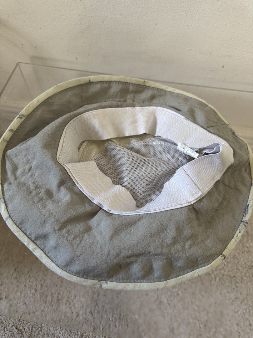 Balenciaga sun hat (Category: Hats & Beanies) located in Paranaque City. Submitted by closetanghelita (Listing ID 1468338429, Image 3). Description: Cute vintage item from Japan.