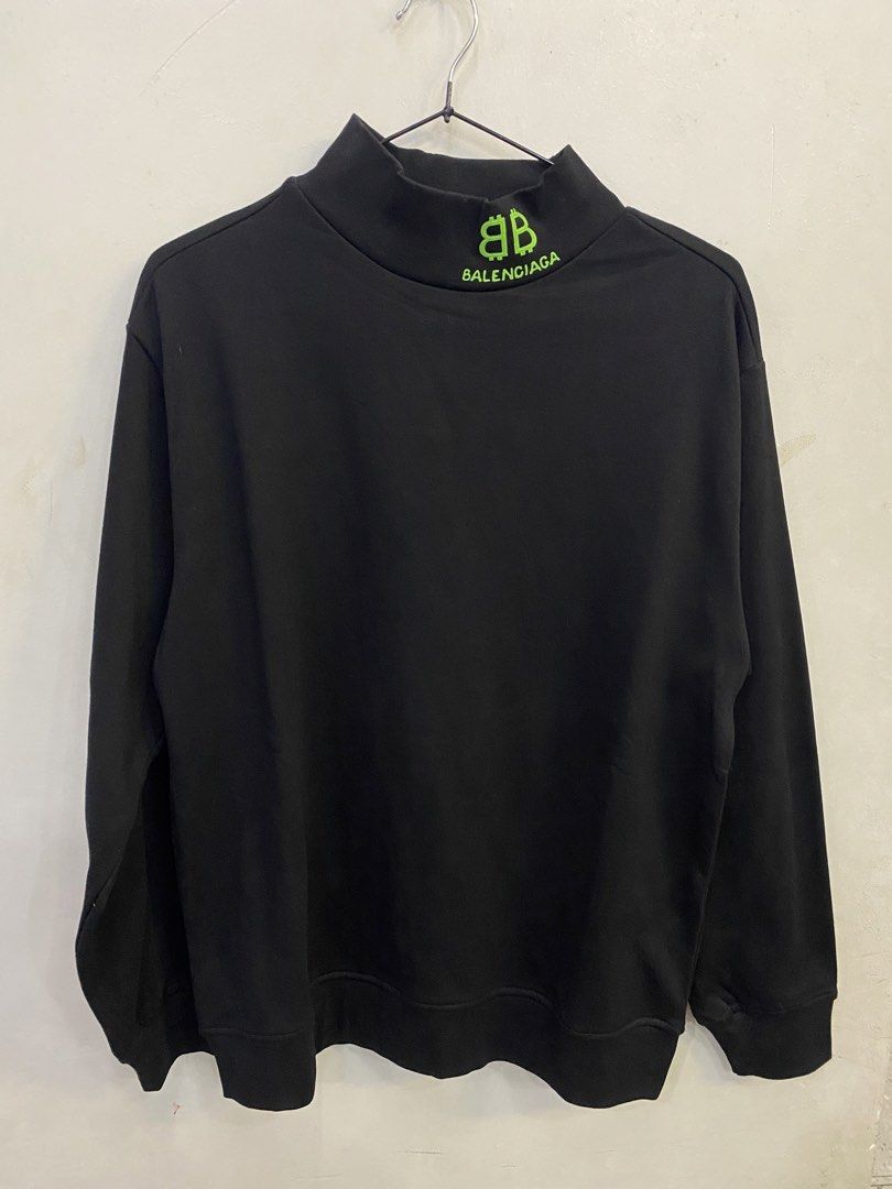 BALENCIAGA SWEATER (Category: Luxury Apparel) located in Baguio. Submitted by lairdegawd_06 (Listing ID 1468461538, Image 1). Description: Dimes-22x27 Excellent condition 10/10 color rate No flaw Complete tags Check photos for more details.