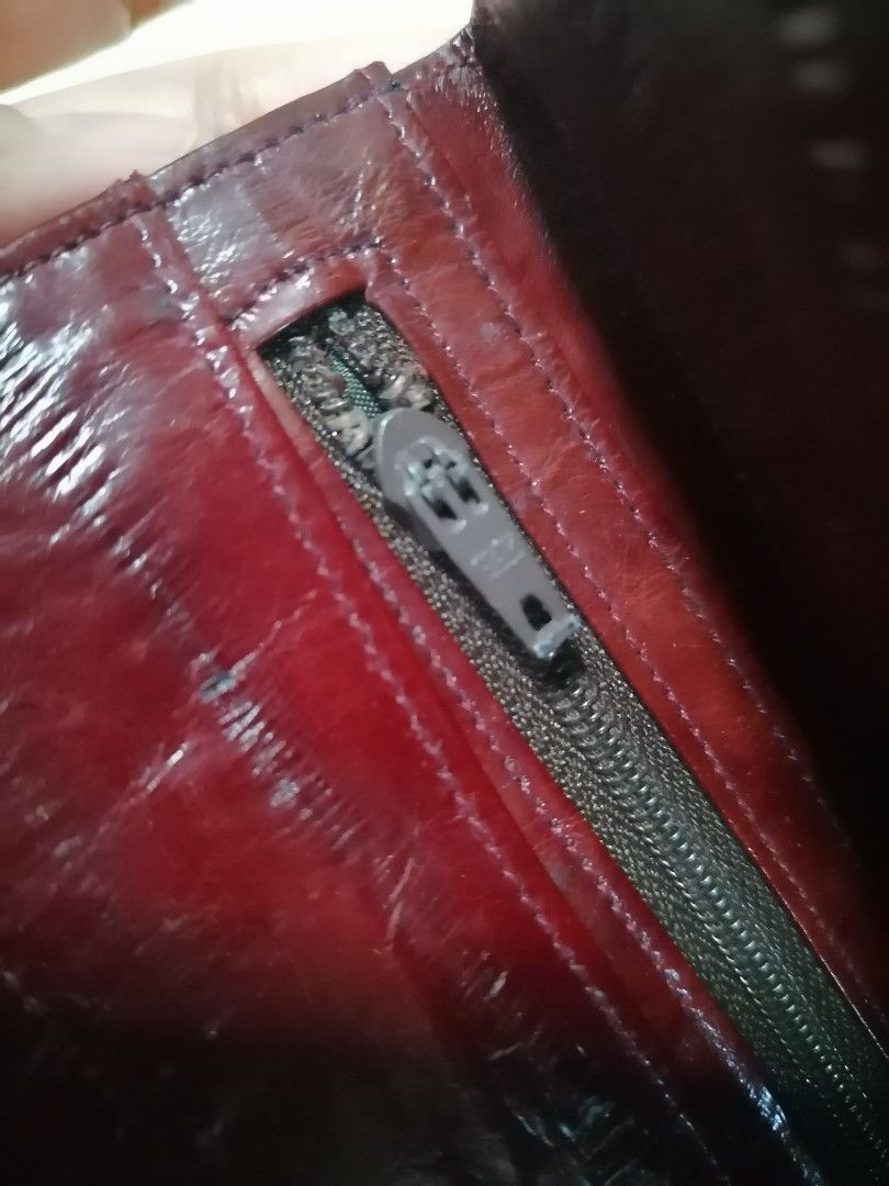 Banig Design Leather Long Flat Wallet (Category: Wallets & Card holders) located in Butuan. Submitted by az-branded.items (Listing ID 1468414438, Image 3). Description: Genuine leather outside Genuine Eel Skin inside Authentic item From Japan.